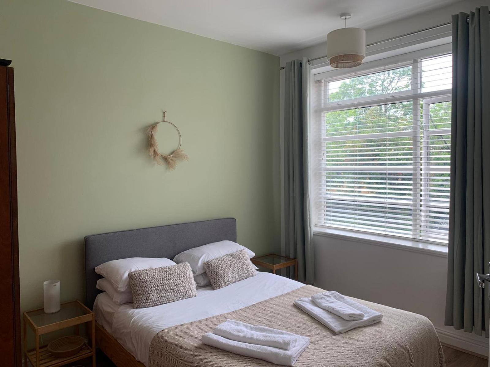 Linnet House - Relaxing - Leafy - Whole Apt- 2 Bed Apartment *