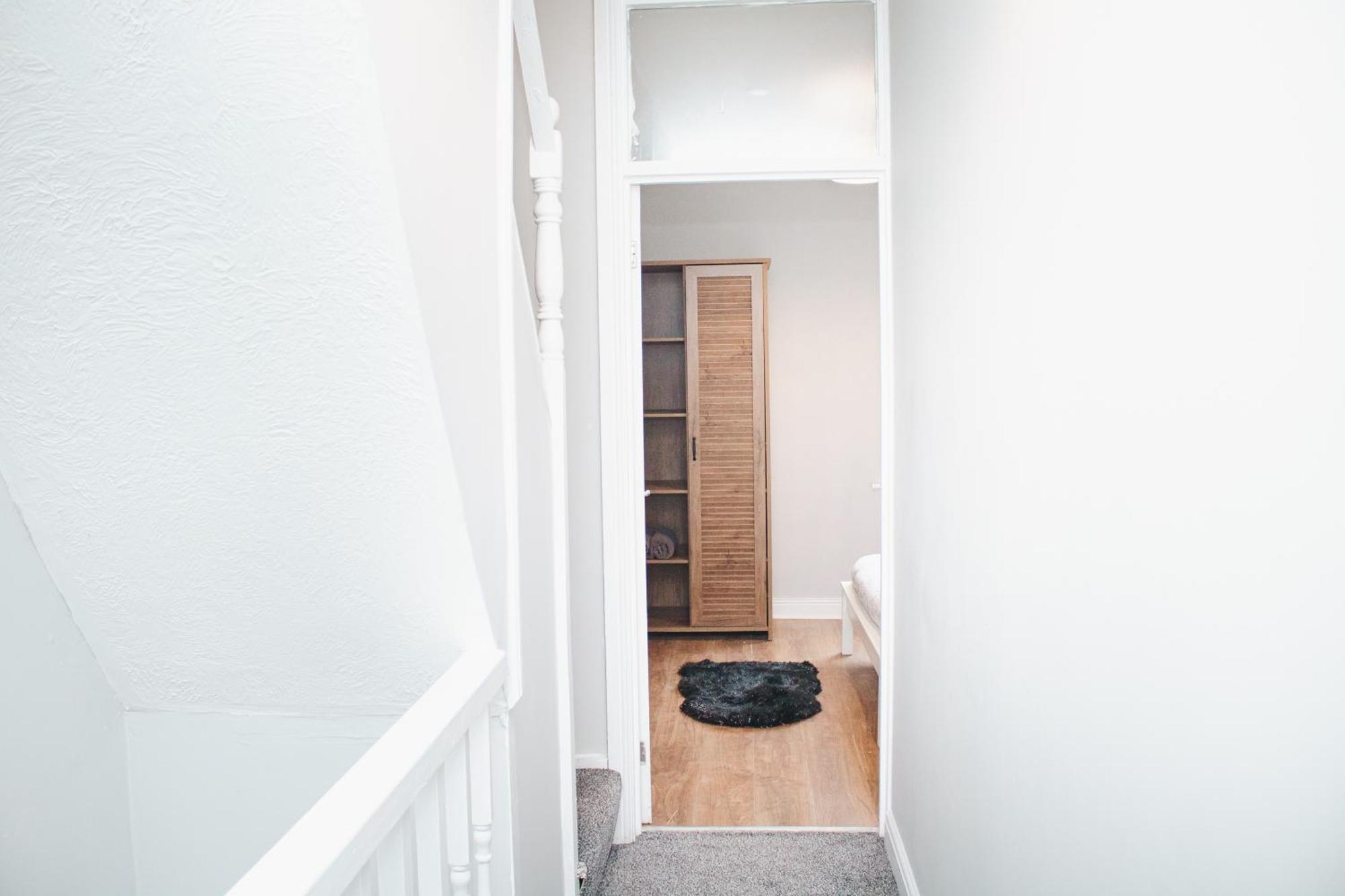 Holiday home Elegant 3br With Fully Equipped Kitchen Liverpool