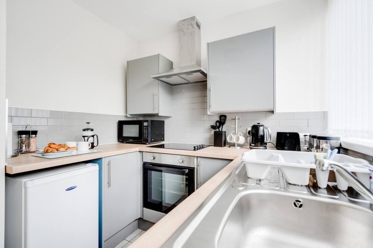Pass The Keys Woolton - Flat Next To Station Beatles Attractions Apartment *