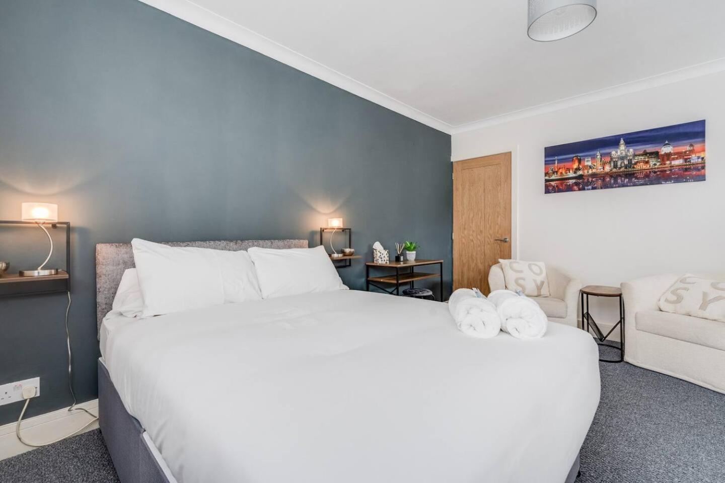 Pass The Keys Woolton - Flat Next To Station Beatles Attractions *