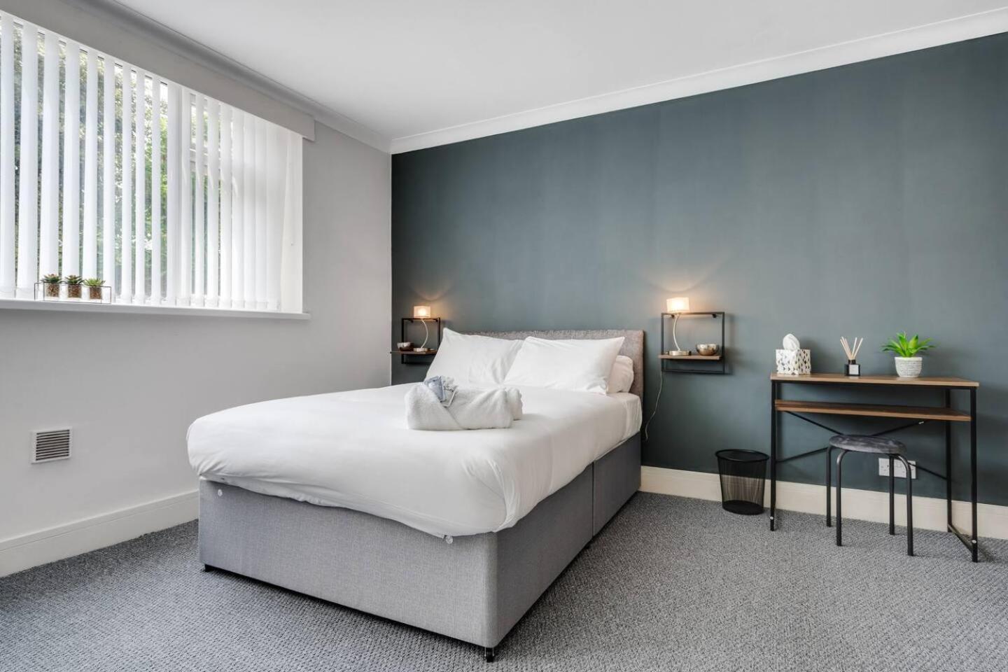 Pass The Keys Woolton - Flat Next To Station Beatles Attractions *