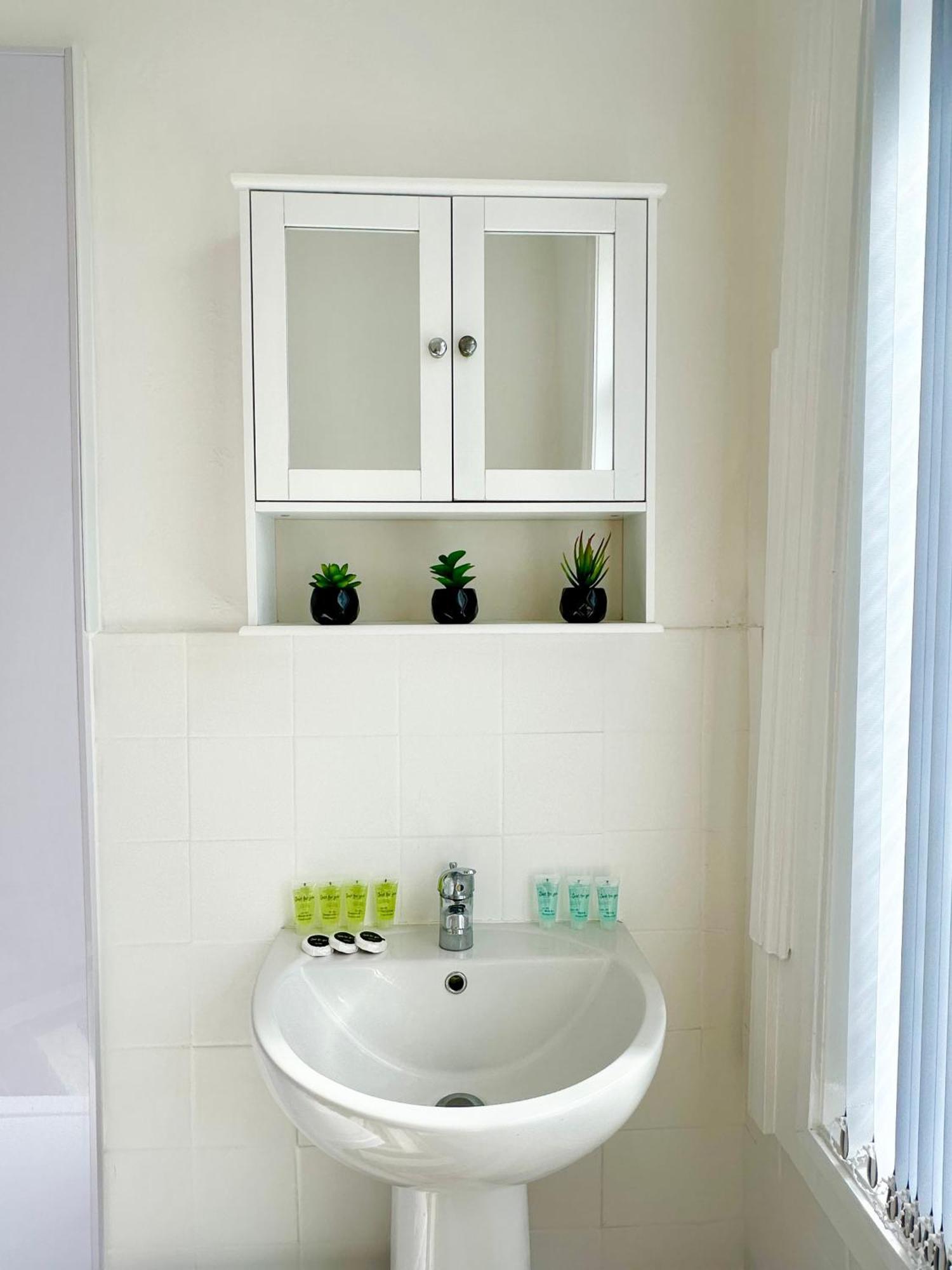 Cosy & Modern 4bd House Near Anfield Stadium *