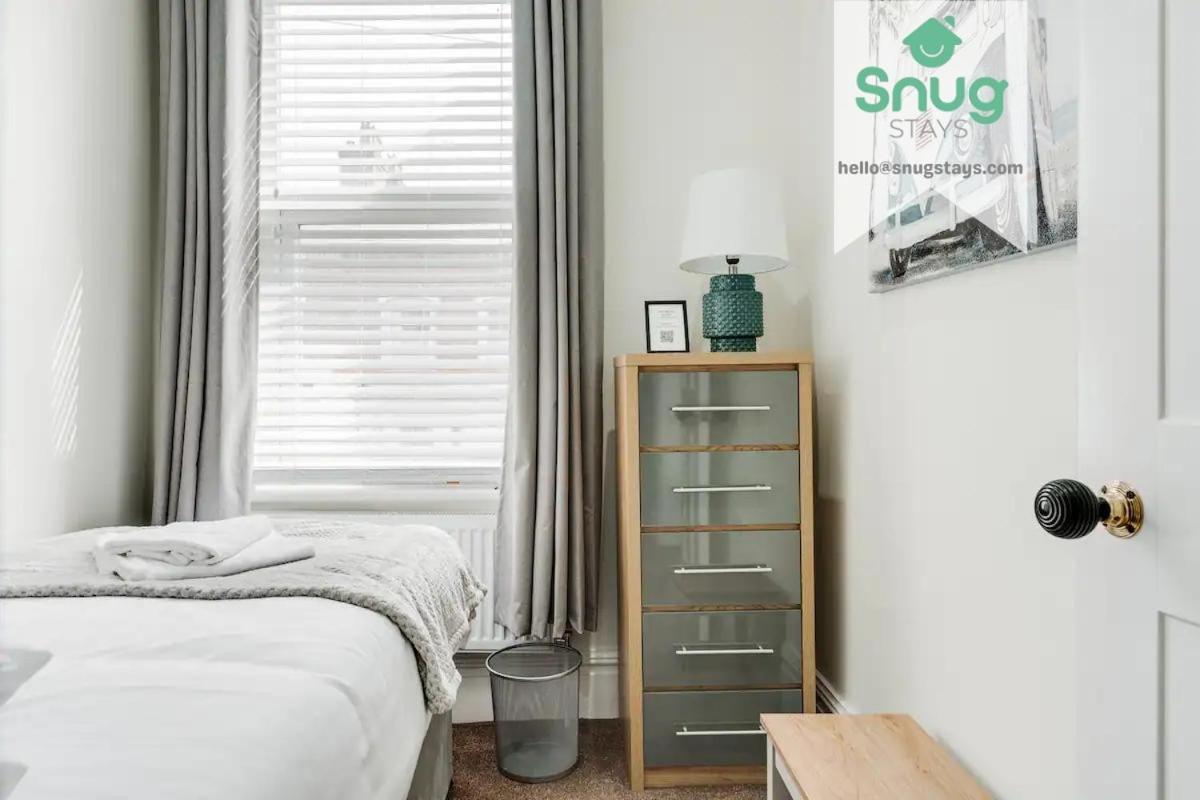 Fairfield House - 4 Bedroom, 8 Beds, Free Wi-fi, Free Parking