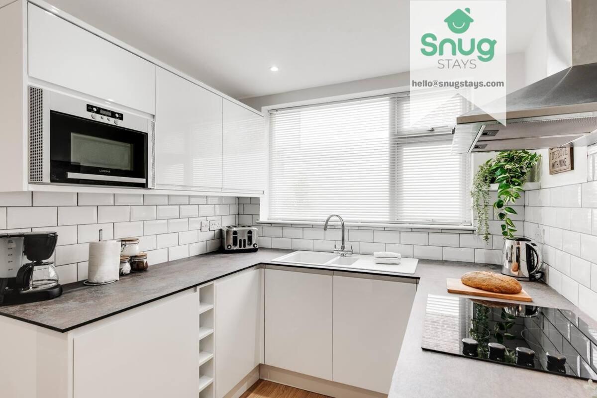 Fairfield House - 4 Bedroom, 8 Beds, Free Wi-fi, Free Parking Holiday home Liverpool