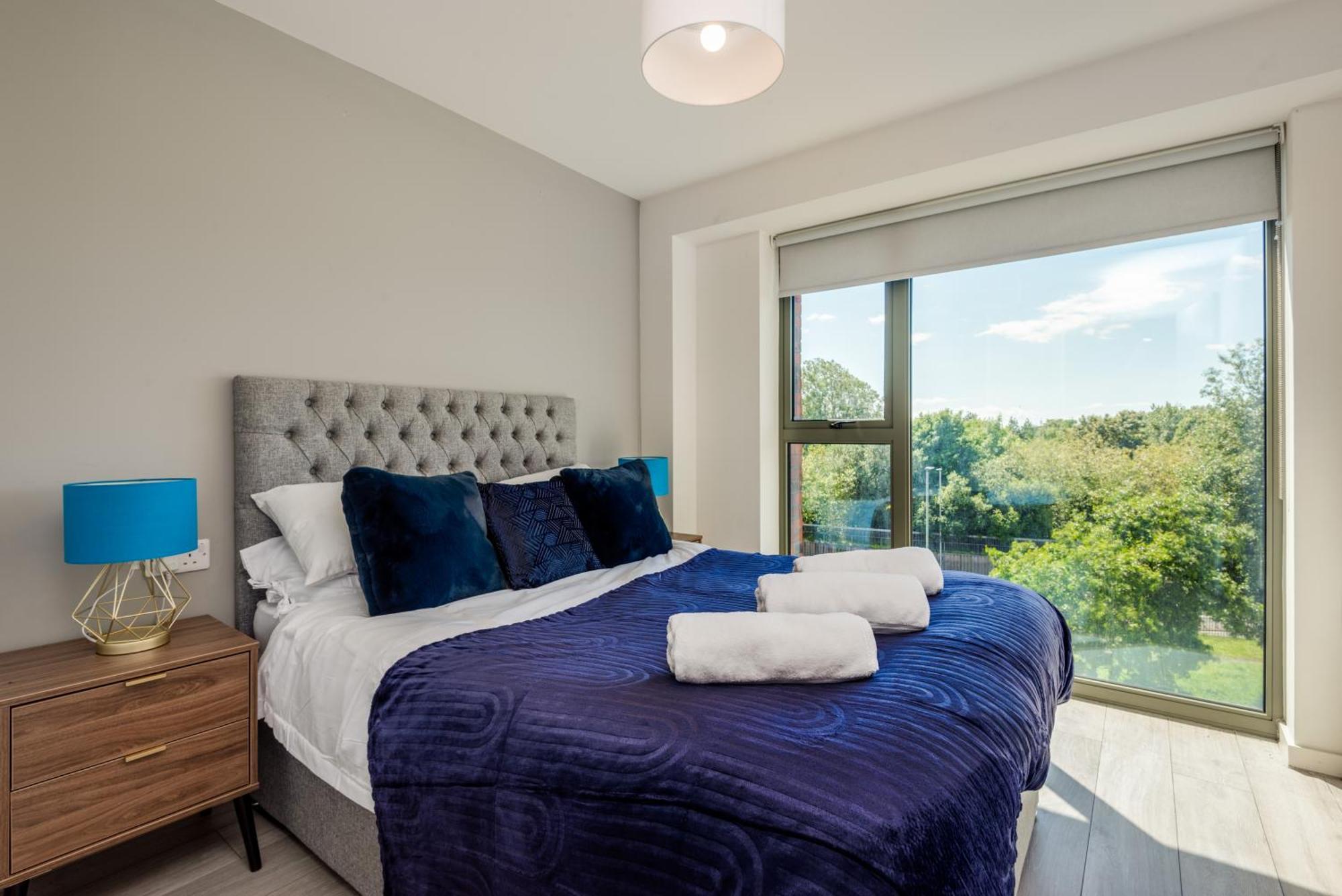 Huge Long Offers! Lux City-edge Stay! Perfect For Business & Leisure