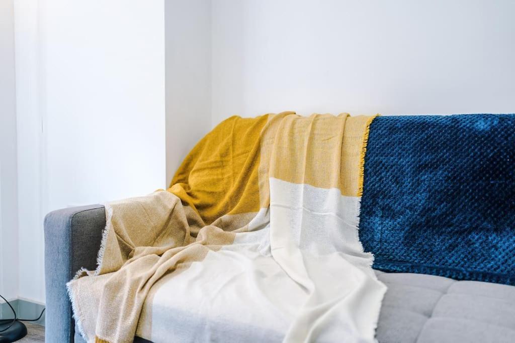 Stylish Apartment, Sleeps 4, Pool Table, Available For Long Term Apartment Liverpool