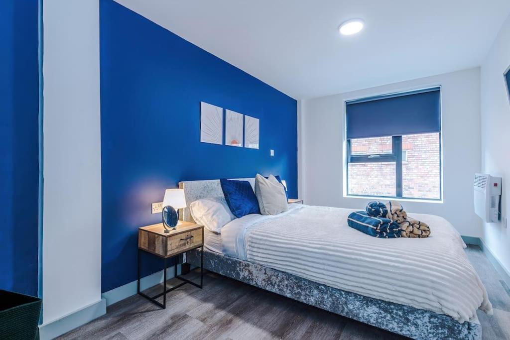Stylish Apartment, Sleeps 4, Pool Table, Available For Long Term Apartment *