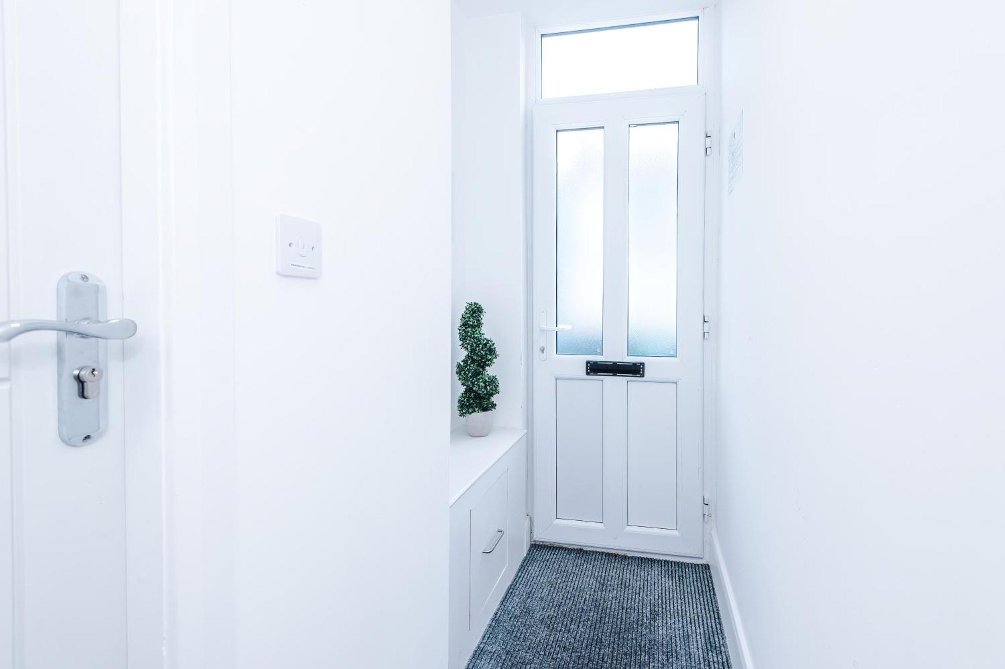 Holiday home Strathcona House - Air Host & - 3 Bedroom - 3 Bathroom
