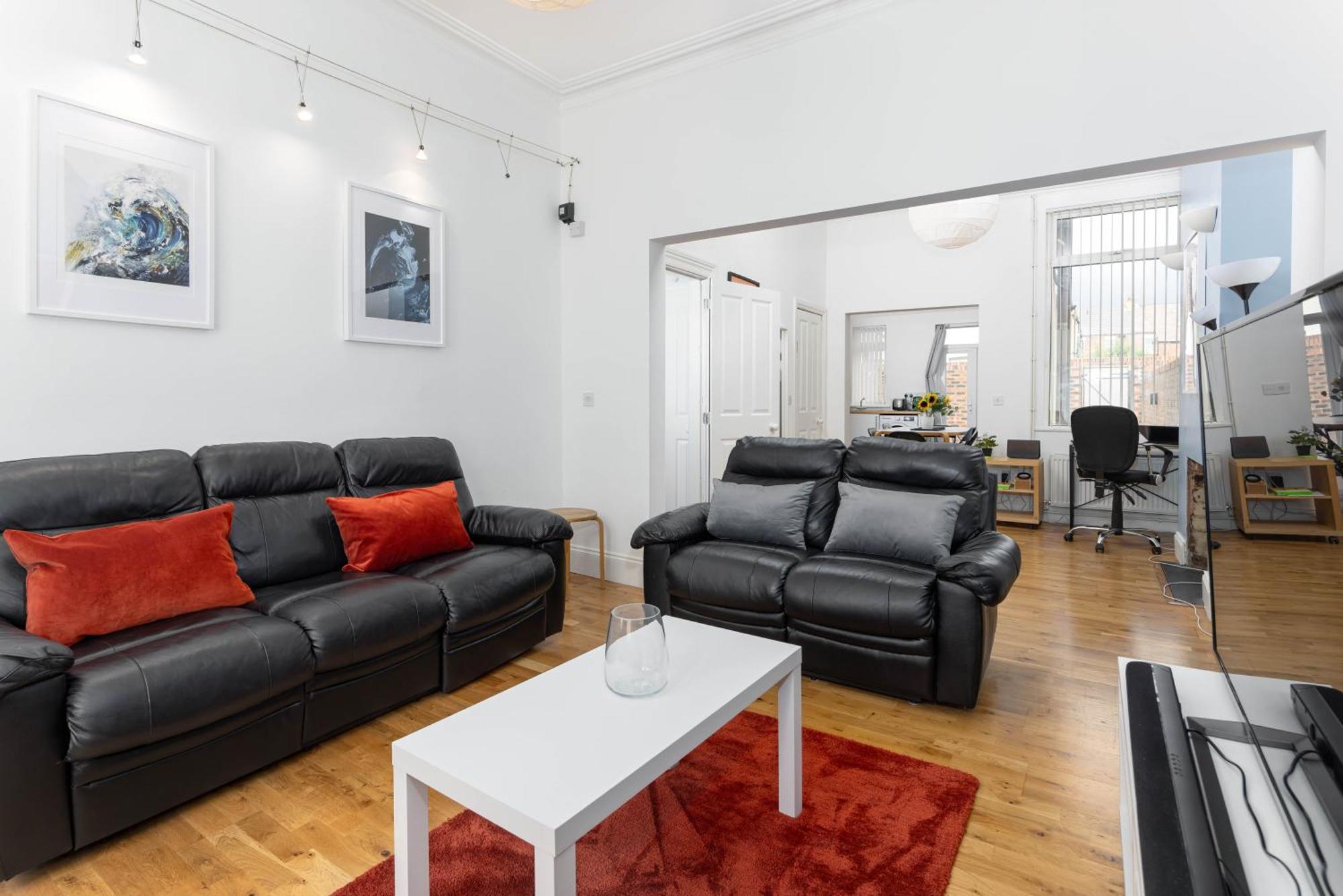 Holiday home Air Host & - Rockfield House - Sleeps 8