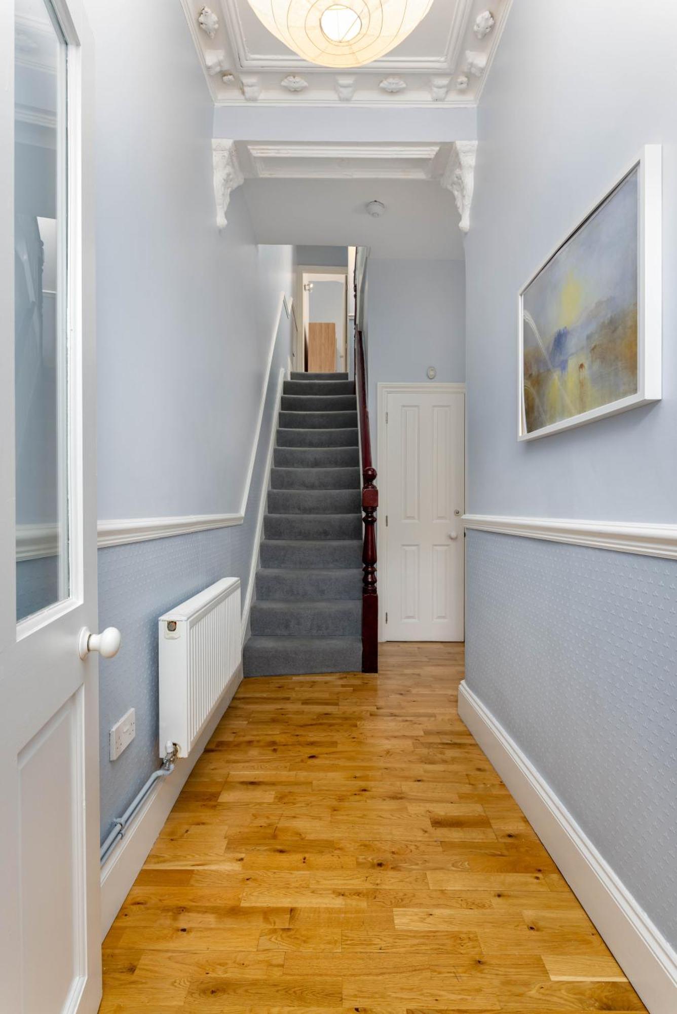 Air Host & - Rockfield House - Sleeps 8 Holiday home *