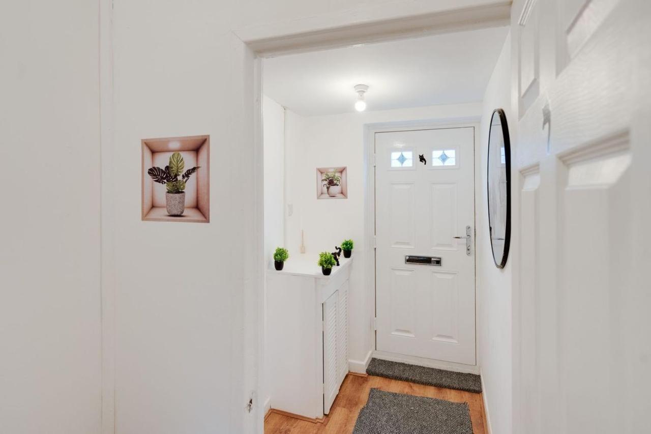 Apartment Supersized 5 Bedroom Ensuite Free Parking By Hinkley Homes *