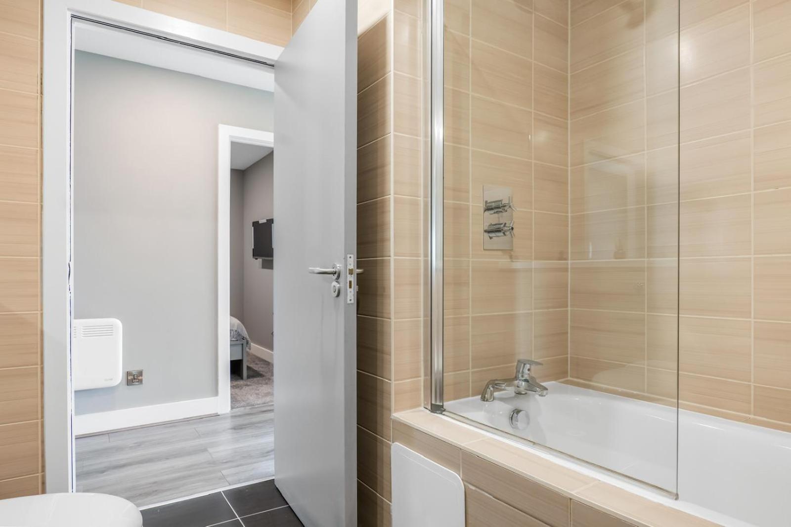 20, Elegant 2-bed * Liverpool