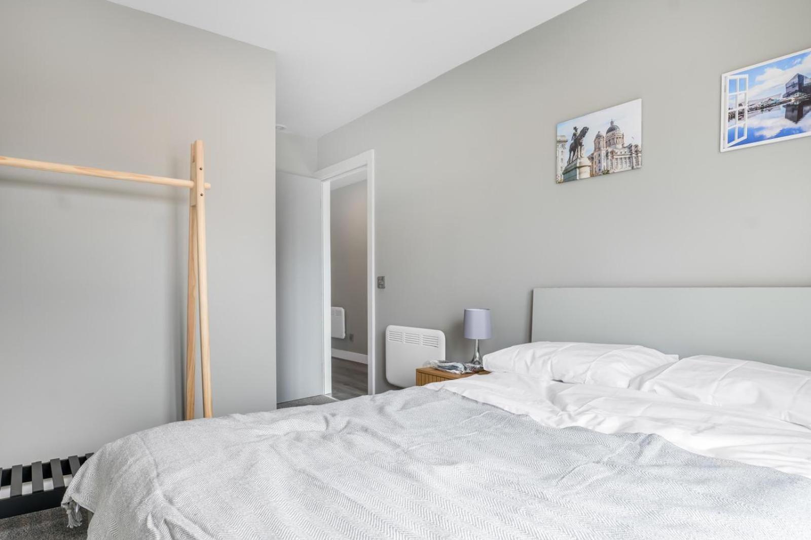 20, Elegant 2-bed