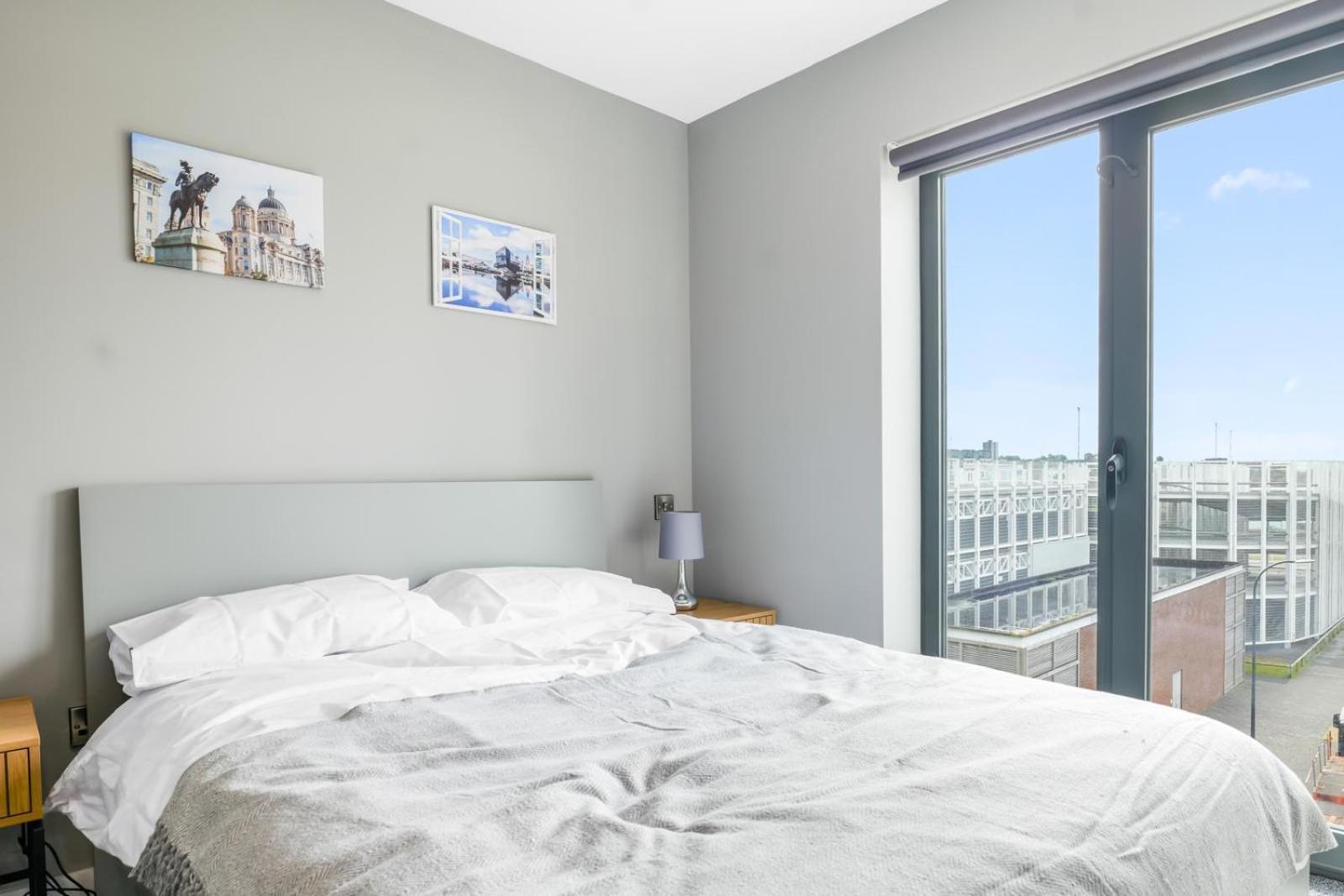 20, Elegant 2-bed Apartment Liverpool