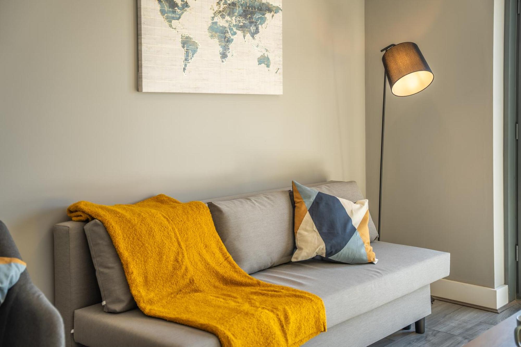 Apt 21 - Modern 2-bedroom Gem