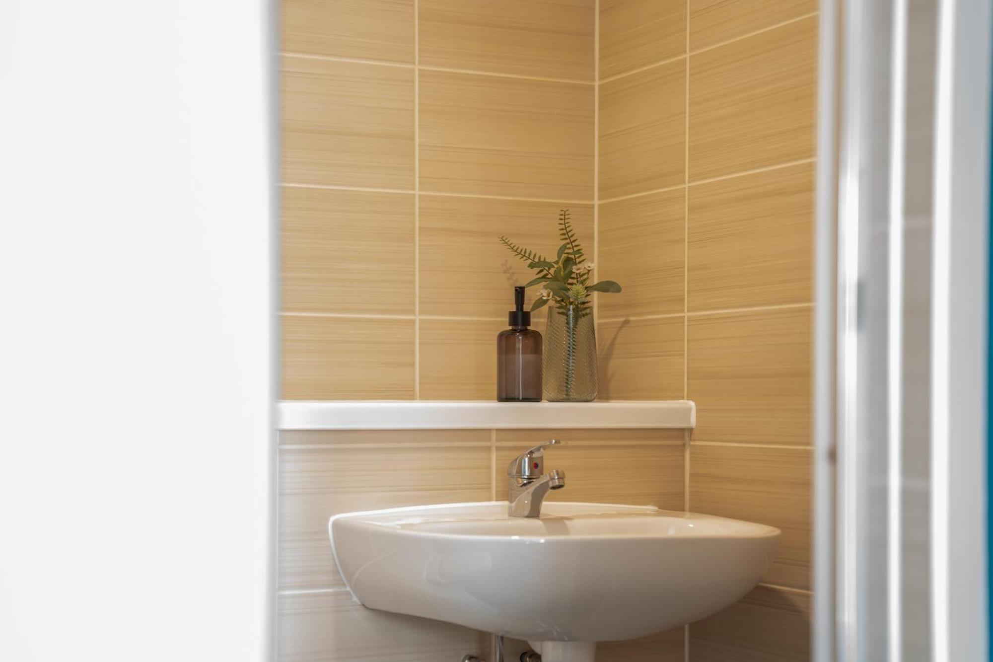 Apt 21 - Modern 2-bedroom Gem * Liverpool