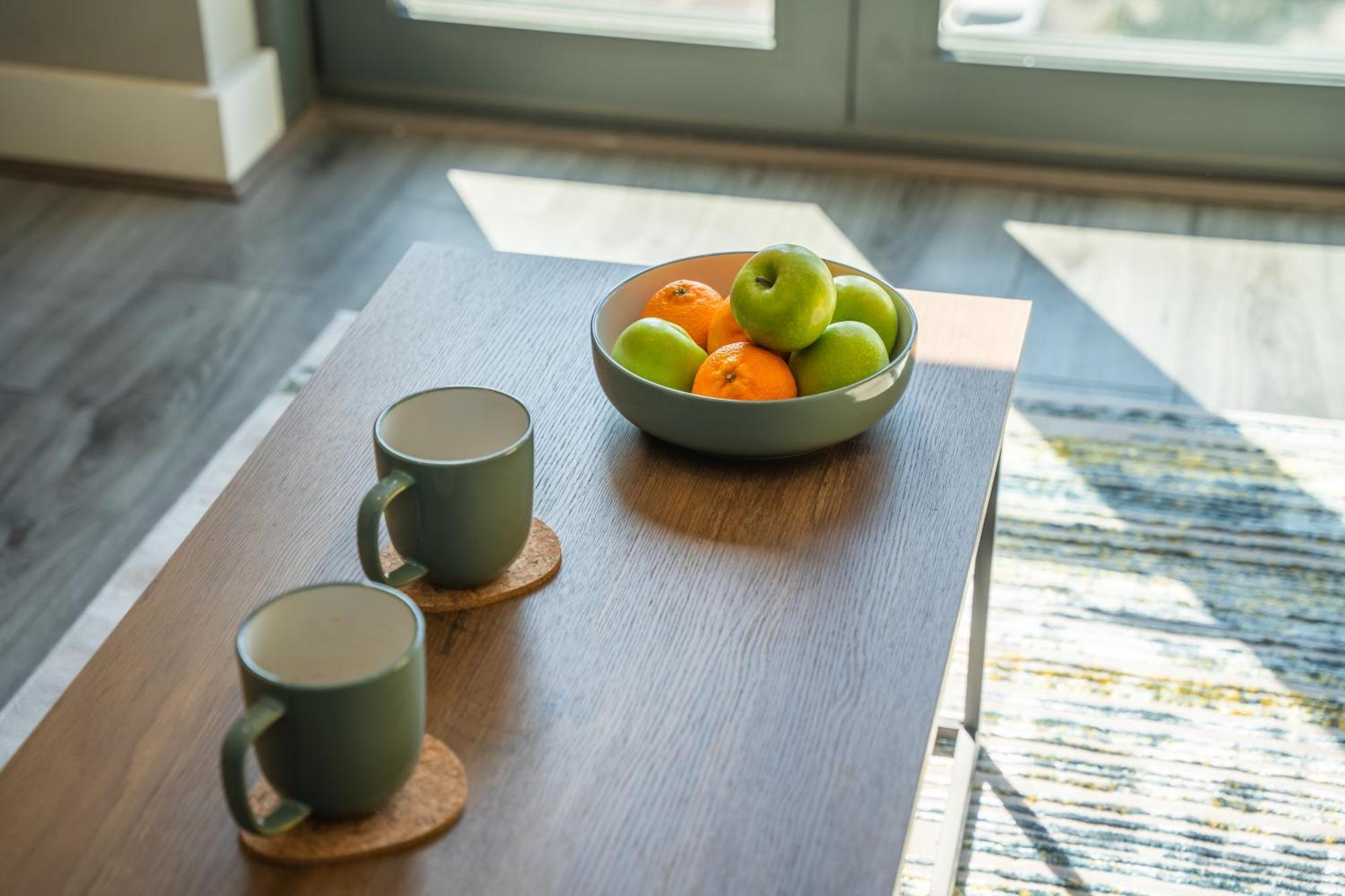Apt 21 - Modern 2-bedroom Gem *