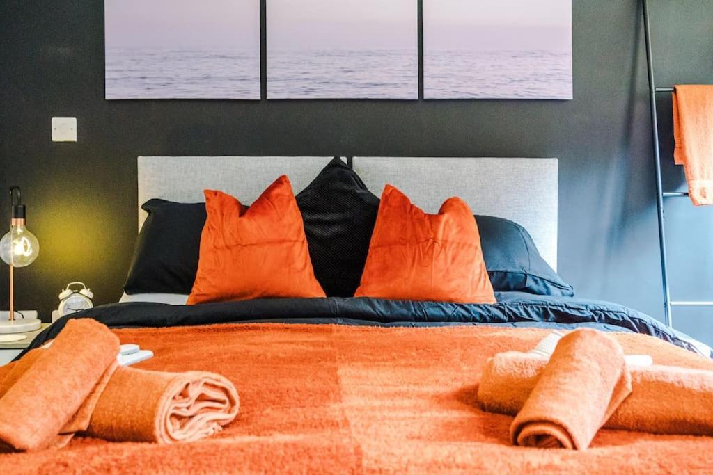Stylish Apartment, Pool Table, Sleep 6, Location Apartment *