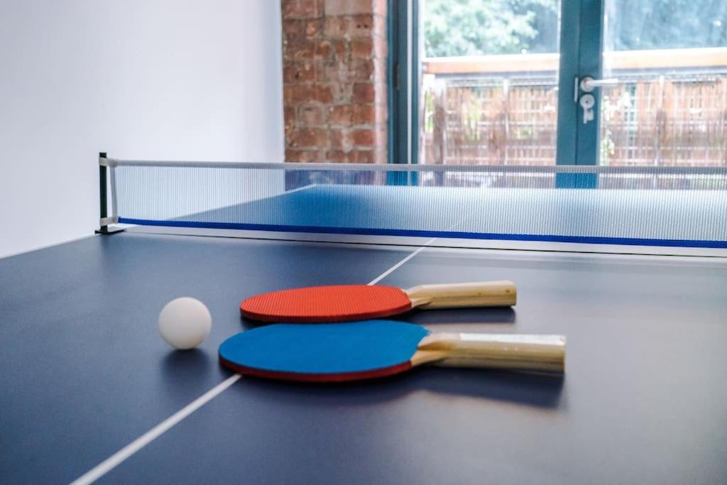 Stylish Apartment, Pool Table, Sleep 6, Location Apartment *