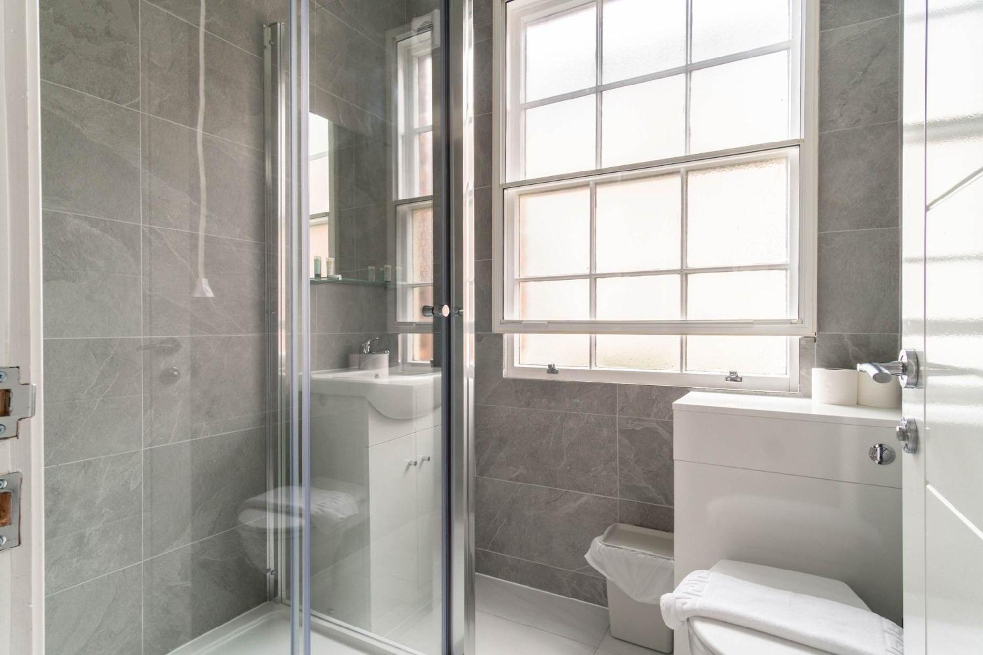 Fabulous 1 Bedroom In Apartment Liverpool