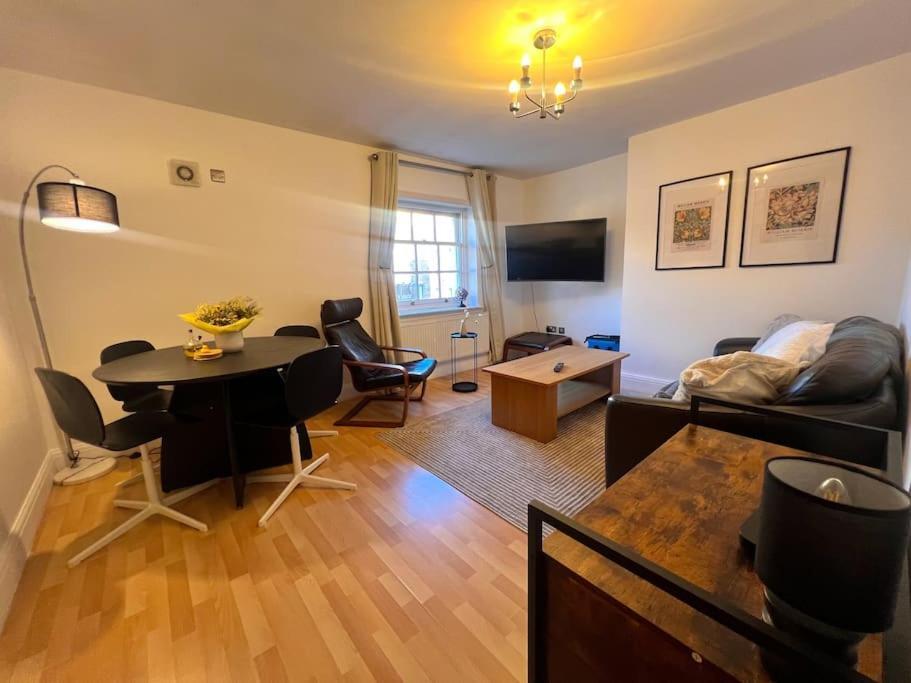 Cosy 2bed Centre Flat! *