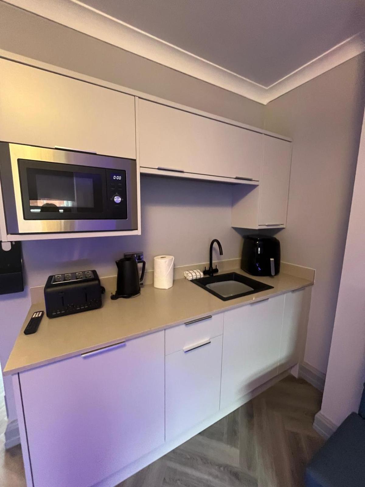101 Bold Street Apartment *