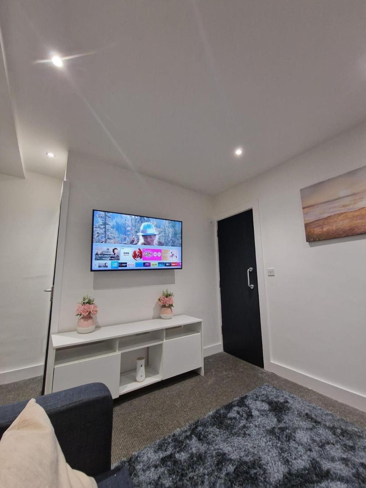 Luxury House In Kensington For 21 Guests