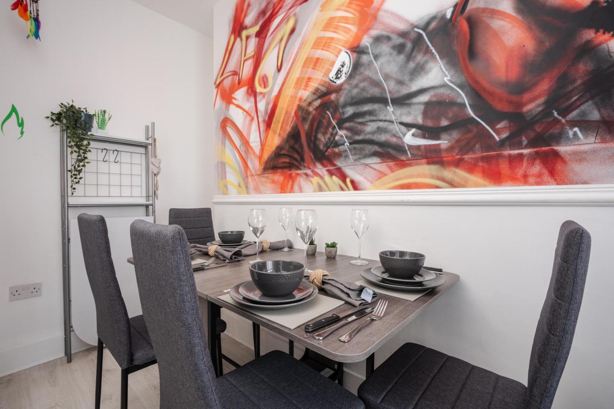Lfc Theme - Free Parking - 2 Bathroom Holiday home *