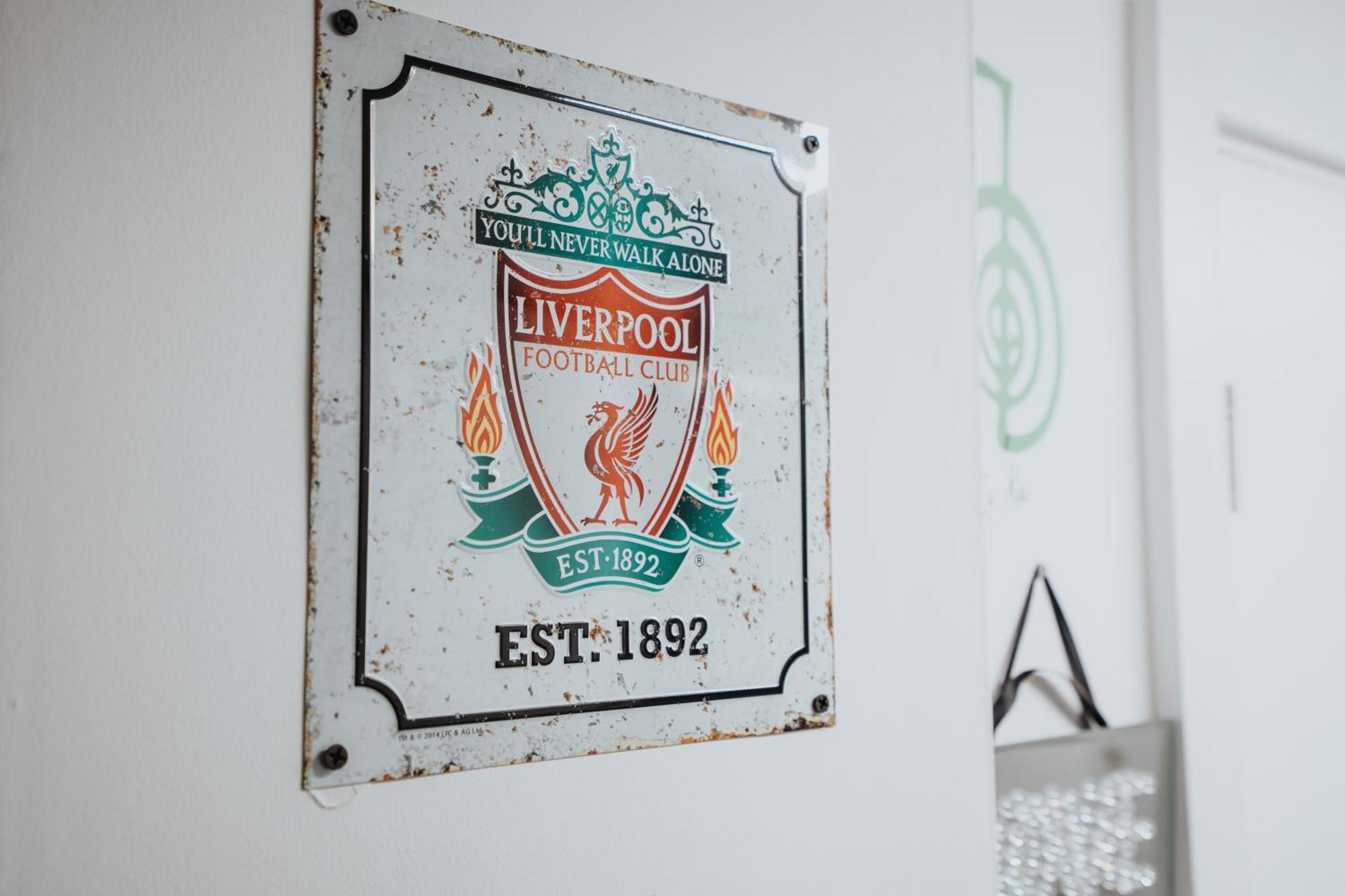 Lfc Theme - Free Parking - 2 Bathroom Liverpool