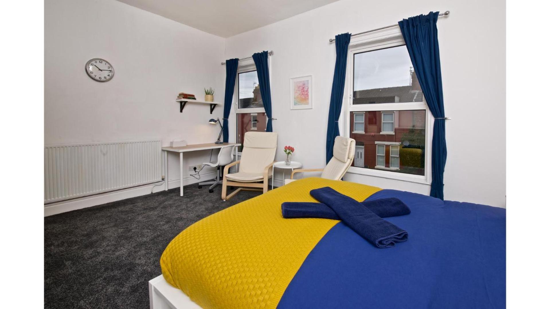 Spacious 6-bedroom Fully Furnished