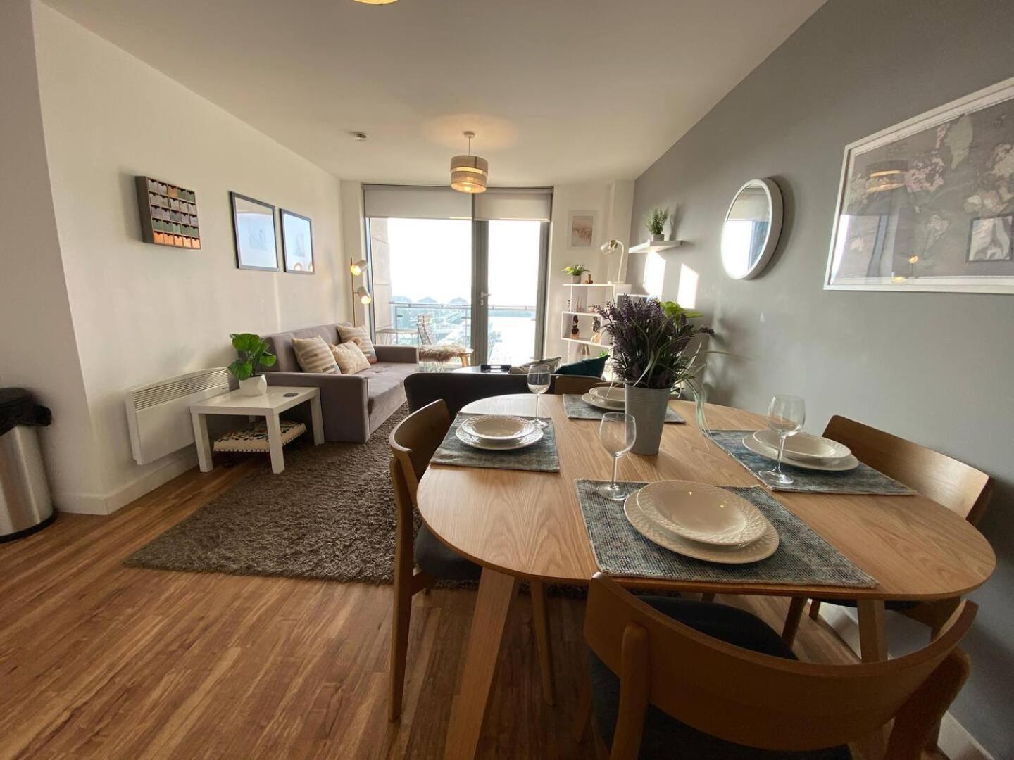Stunning Mersey View Flat W Parking In Apartment *
