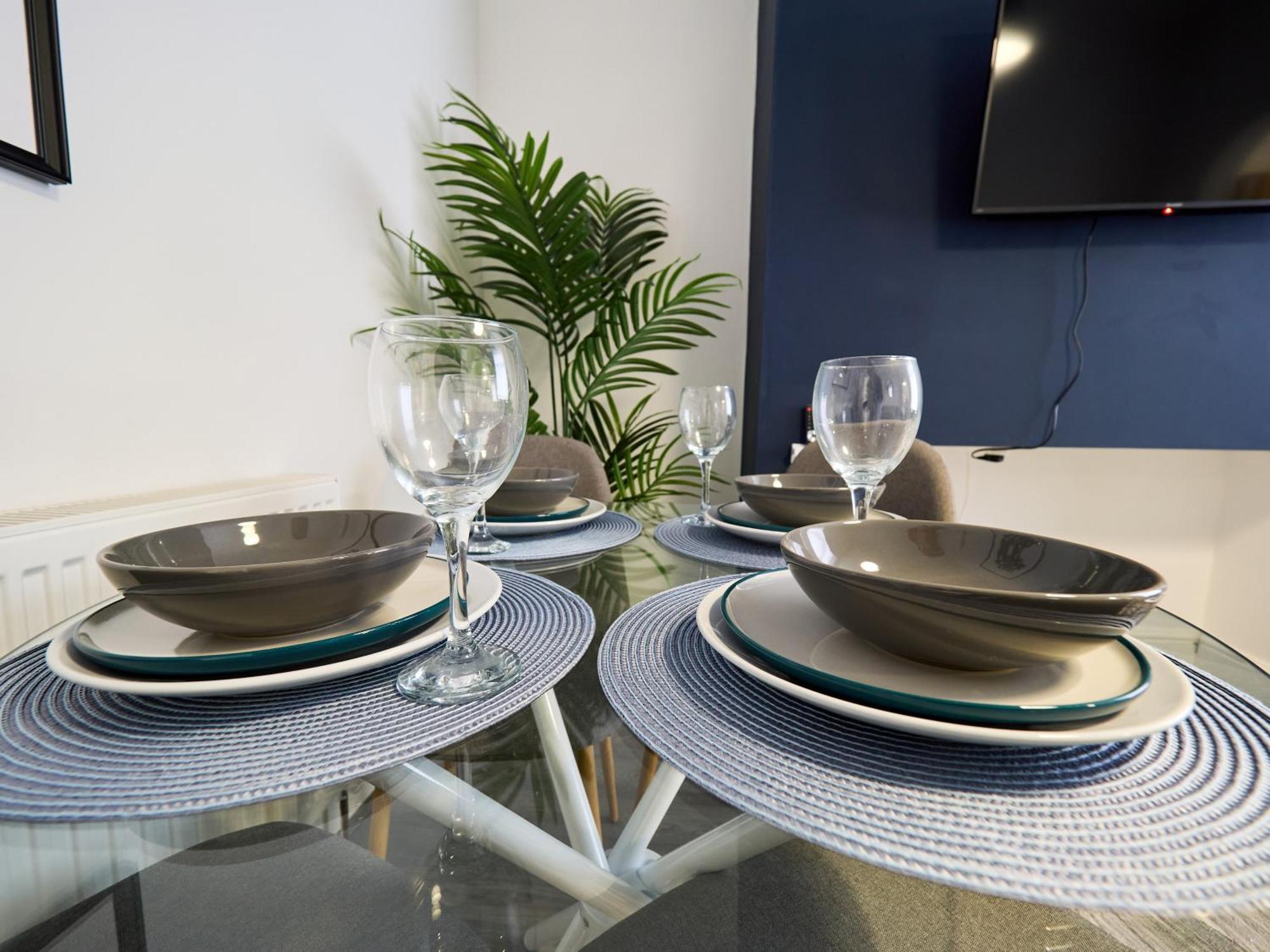 Woodcroft House - Air Host & - 4 Bedrooms Holiday home