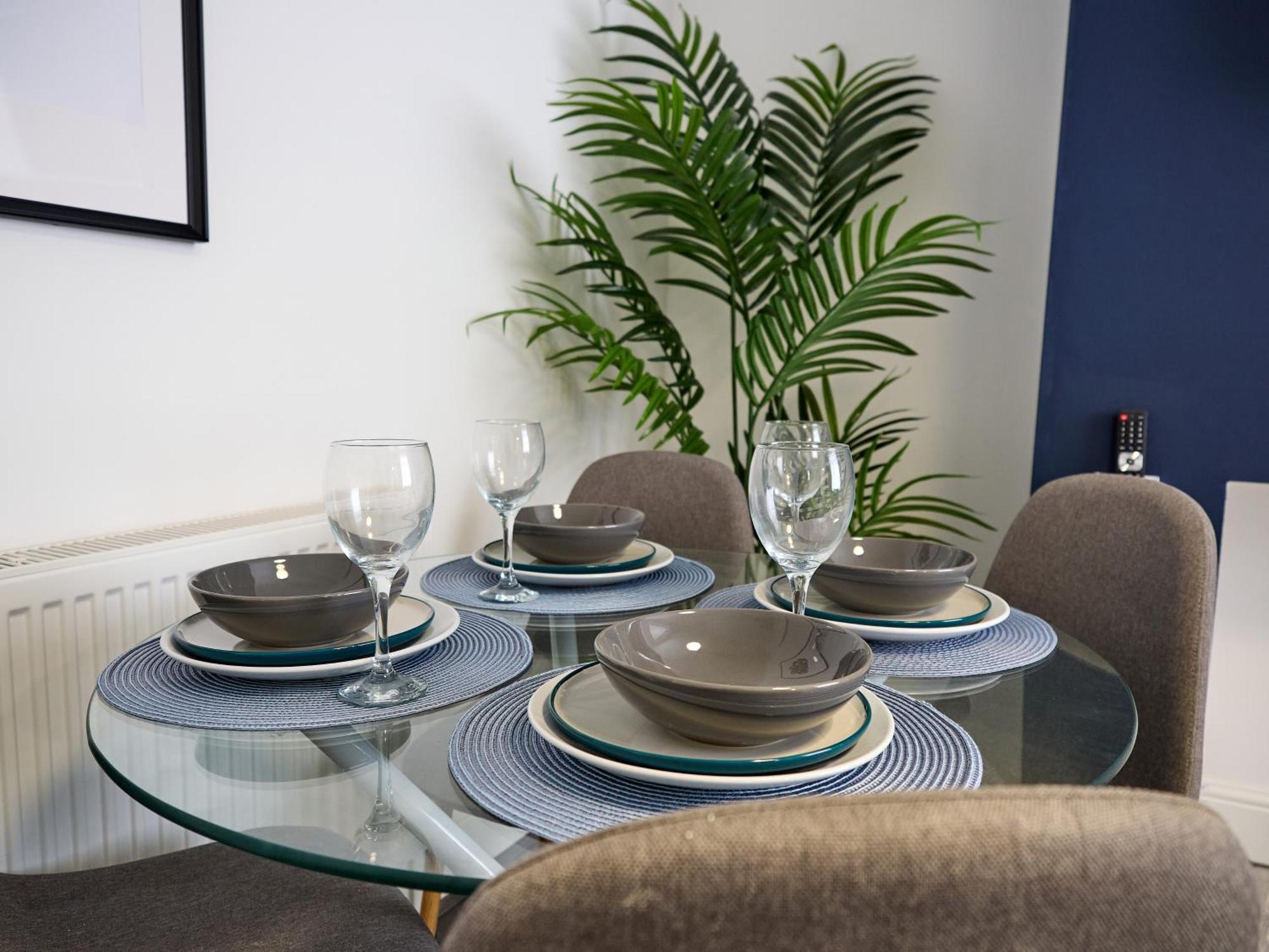 Woodcroft House - Air Host & - 4 Bedrooms Holiday home *