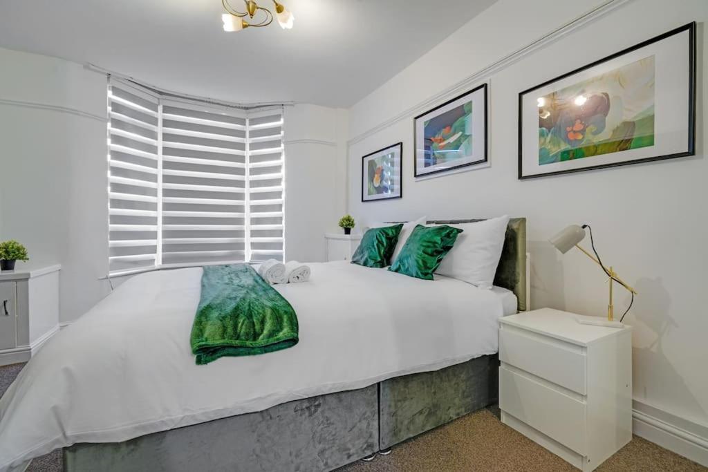 Apartment Stylish Stay! Near Anfield Stadium & *