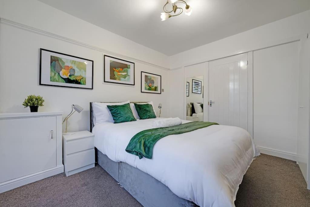 Stylish Stay! Near Anfield Stadium & Apartment *