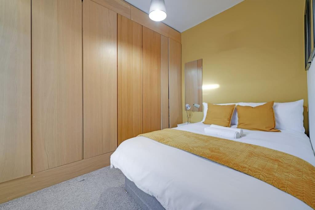 Stylish Stay! Near Anfield Stadium & Apartment *