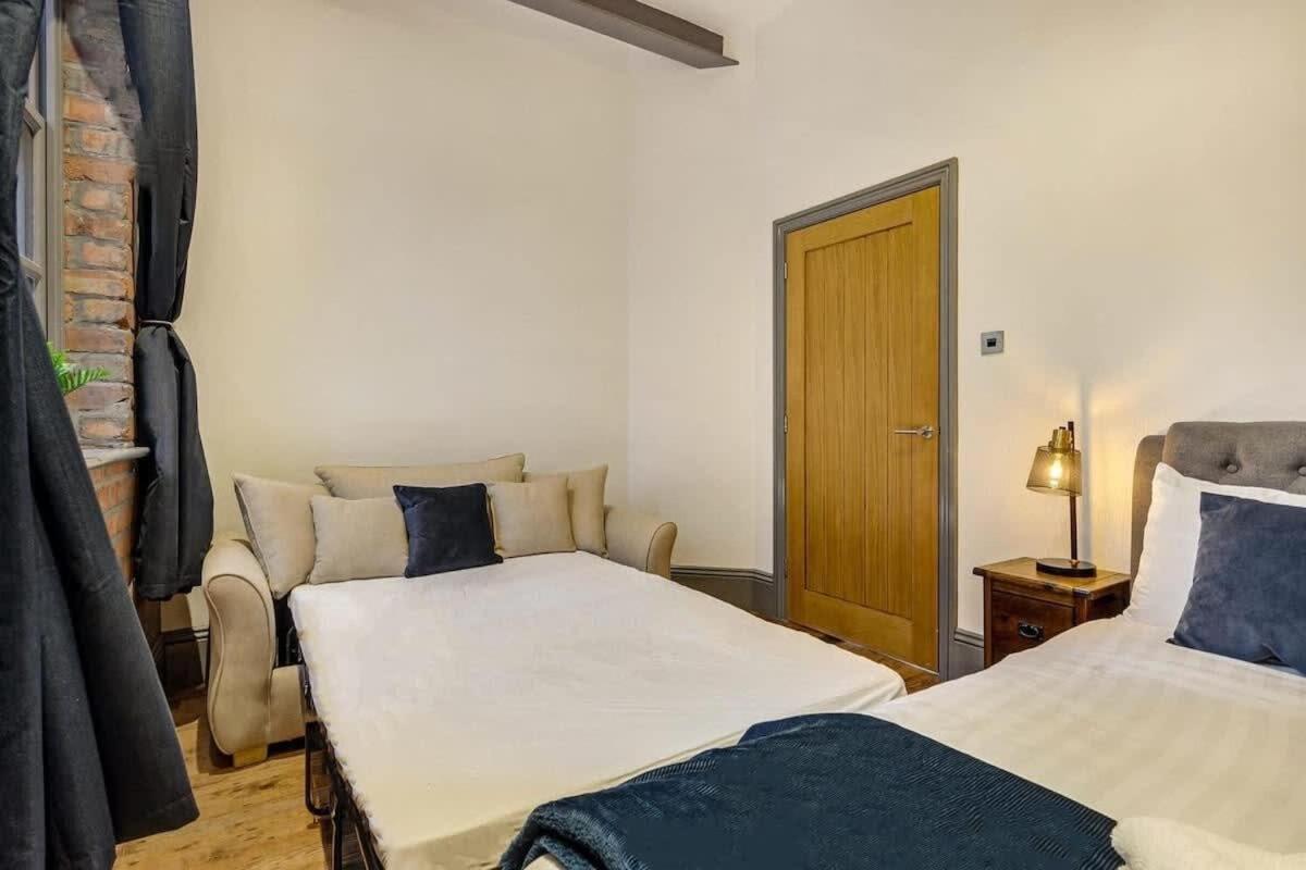 Stylish For 8 Guests Liverpool