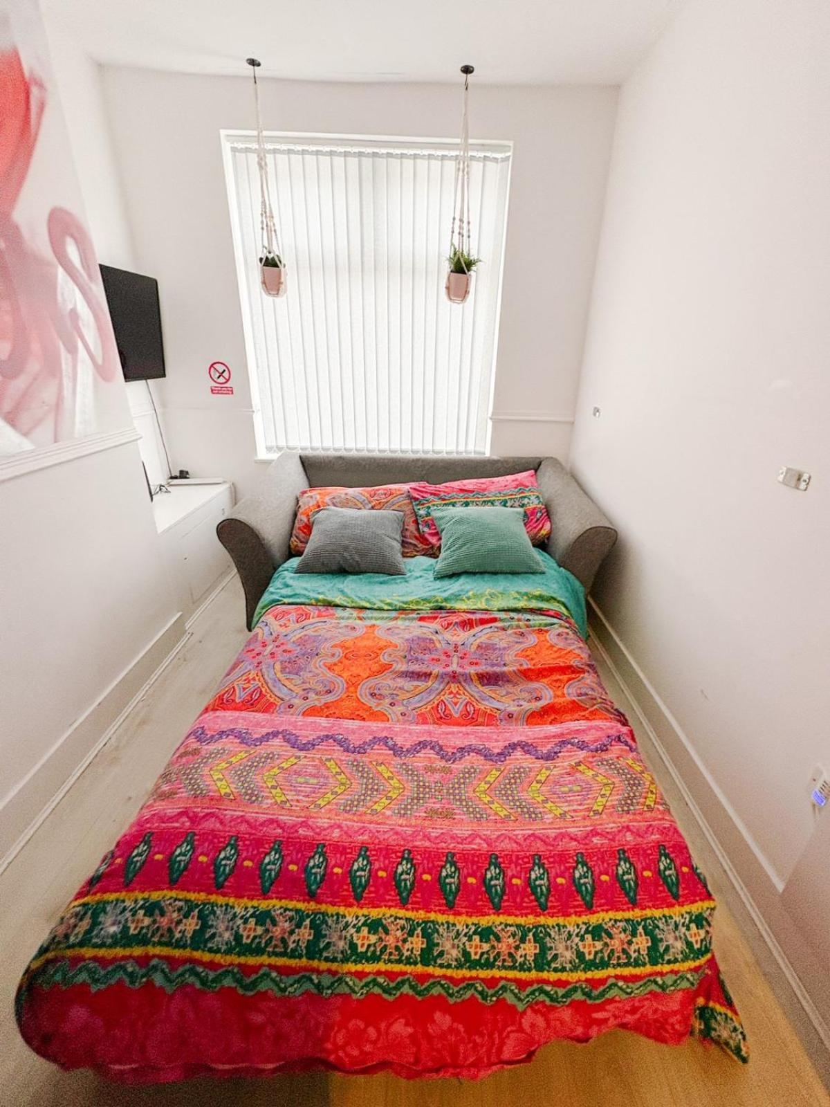 Lfc Theme - Free Parking - 2 Bathroom Liverpool