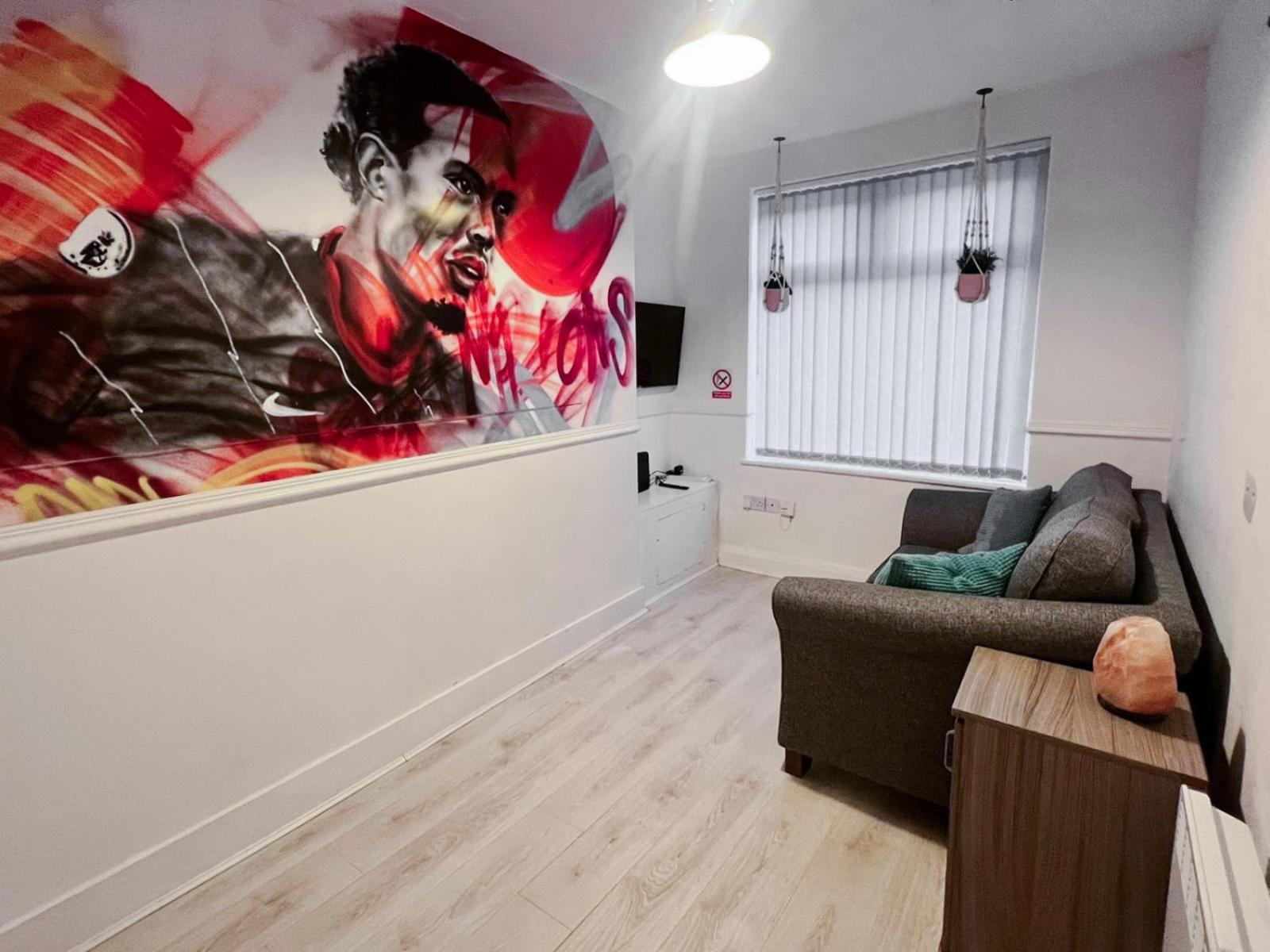 Lfc Theme - Free Parking - 2 Bathroom Holiday home *
