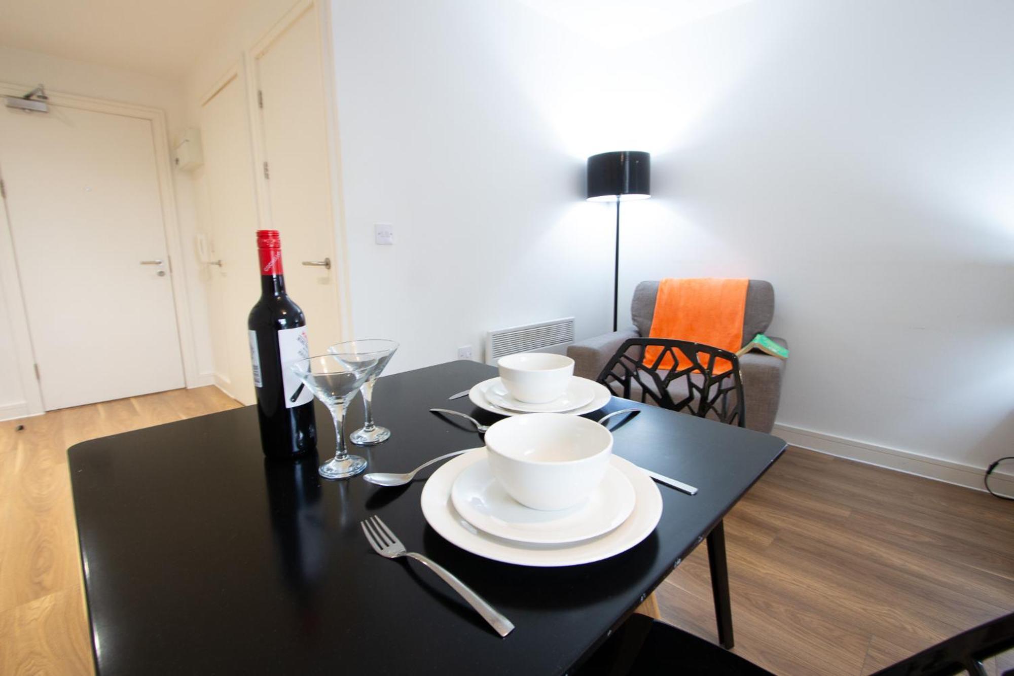 Apartment Stunning Centrally Located *