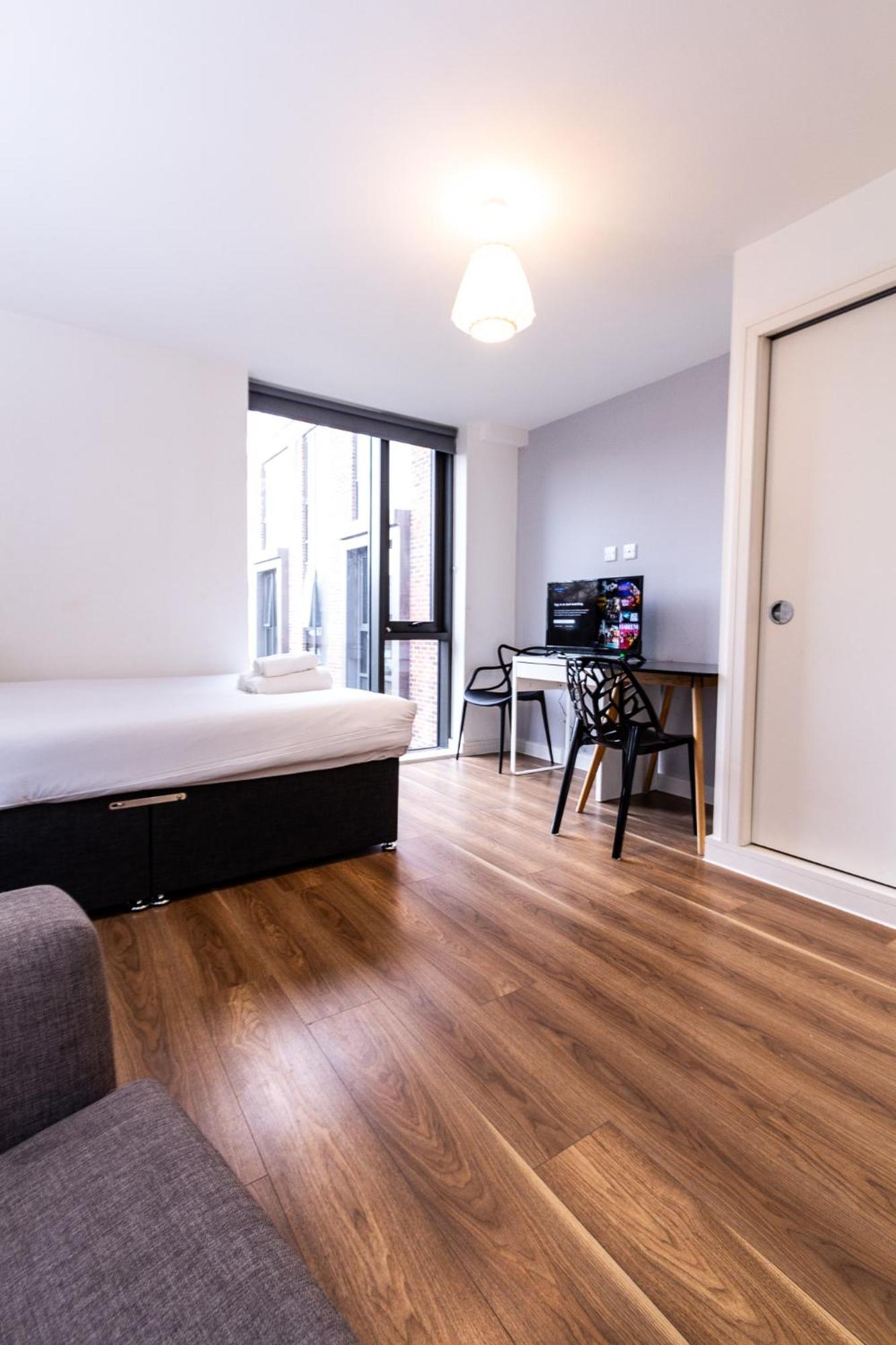 Apartment Stunning Centrally Located Liverpool