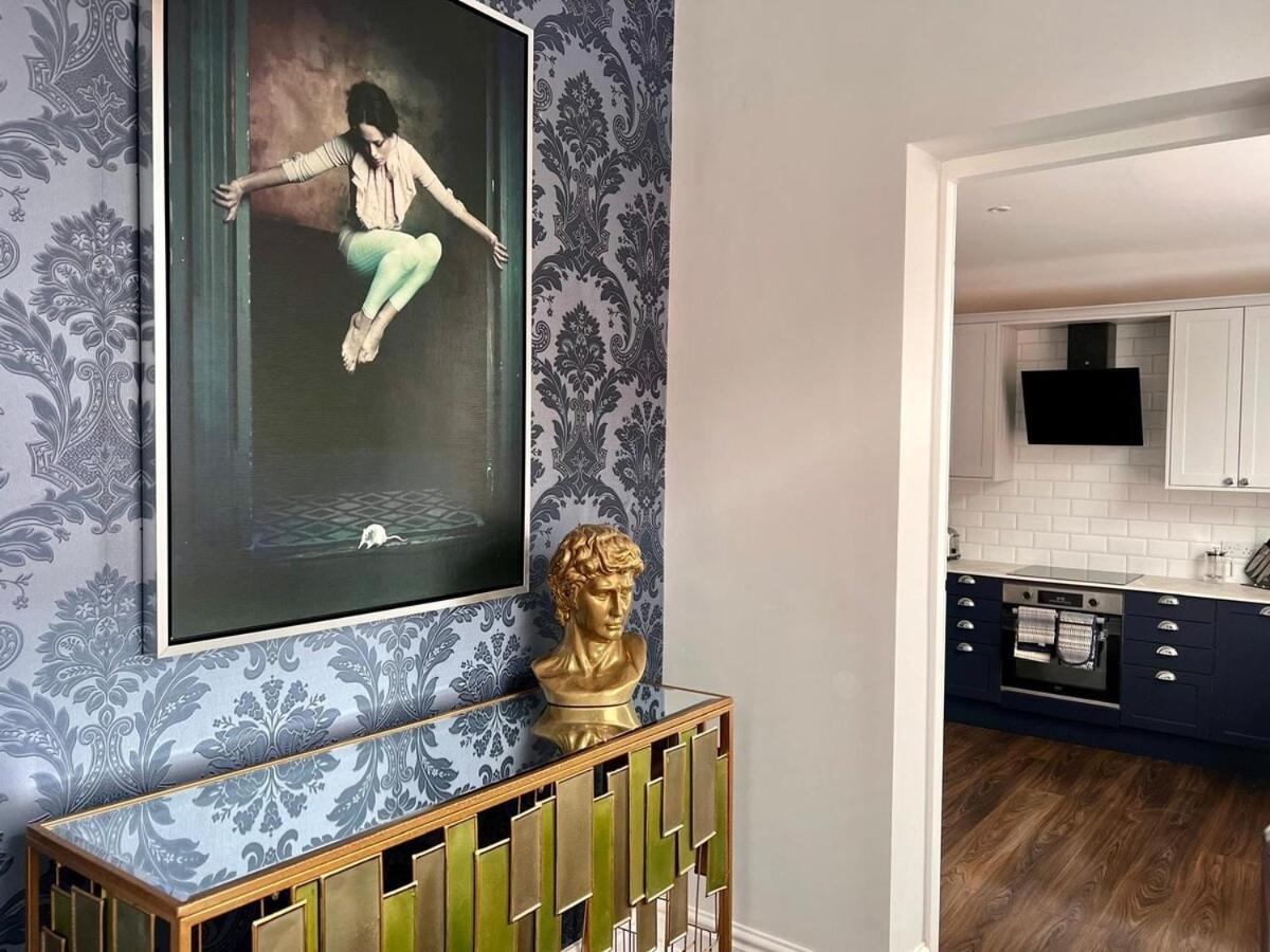 Stunning 2 Bedroomed On Allerton Road, Sleeps 4 * Liverpool