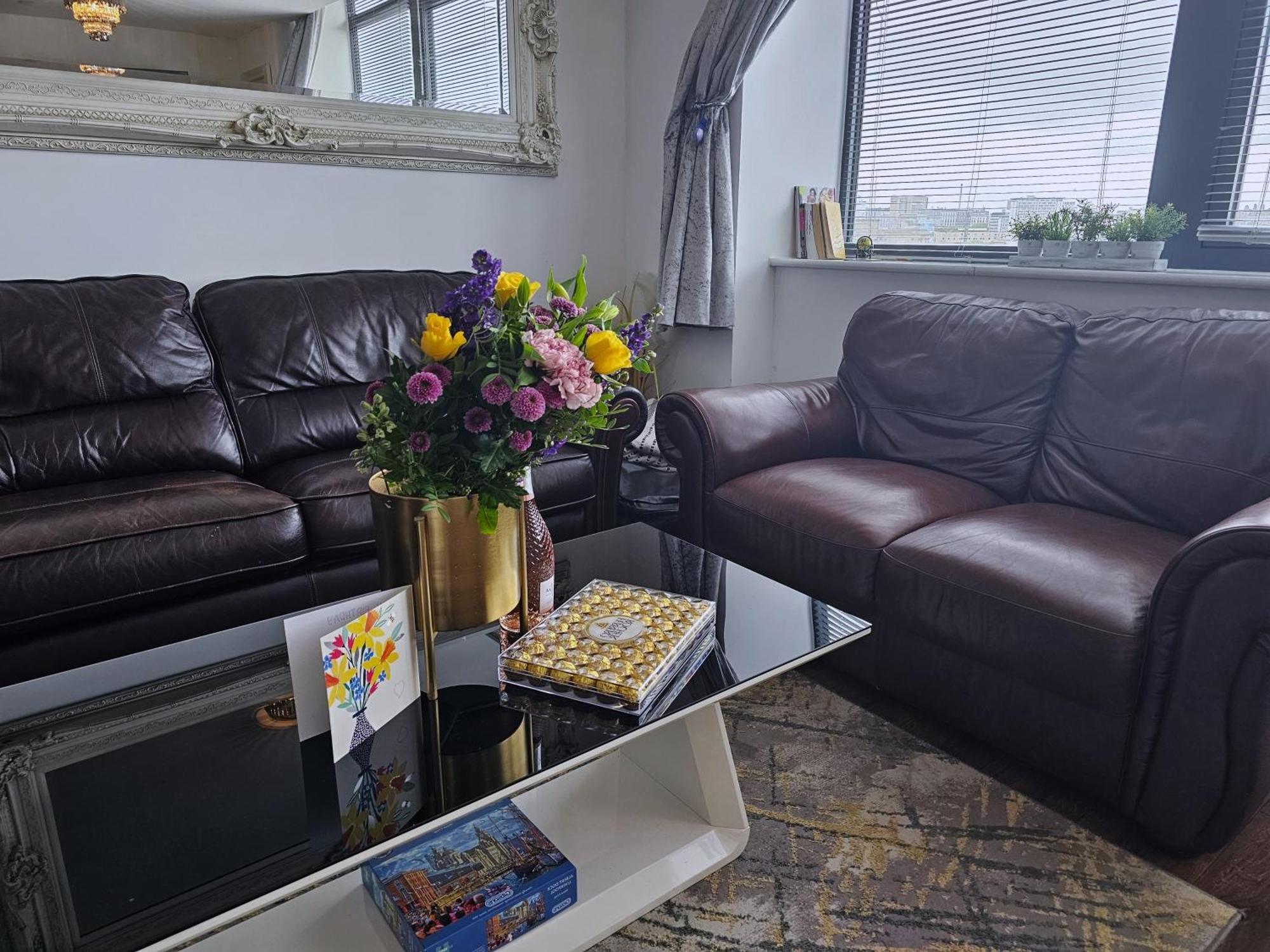 Sidemerseylivings - Central, Bright, And Convenient 2-bedroom With Parking *