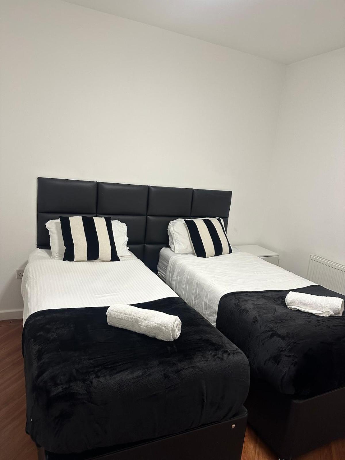 Apartment Two Bedroom House Free Parking *