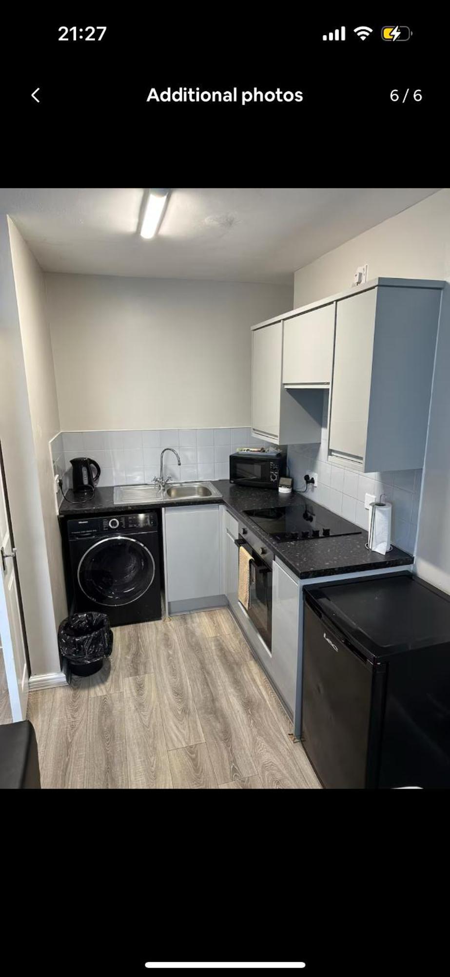 Newly Refurbished With Free Parking Flat 6 Apartment *