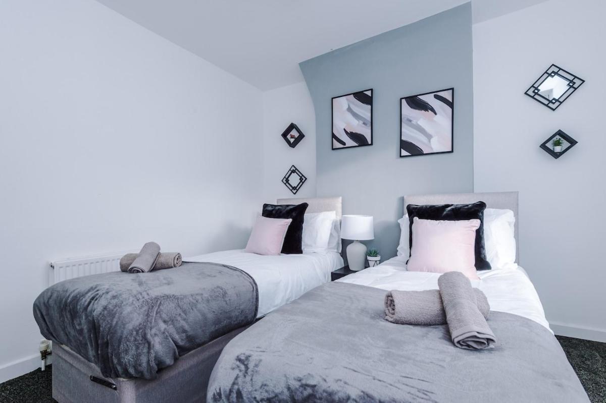 Stylish Three Bedroom House In By Eason Stays, Ideal For For Weekend Getaways & Business Travellers - With Free Parking! * Liverpool