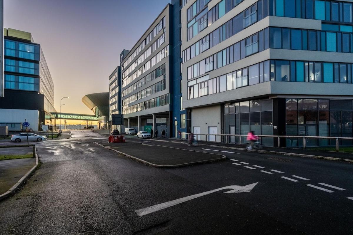 Apartment Dockside Escape By Royal Dock Liverpool