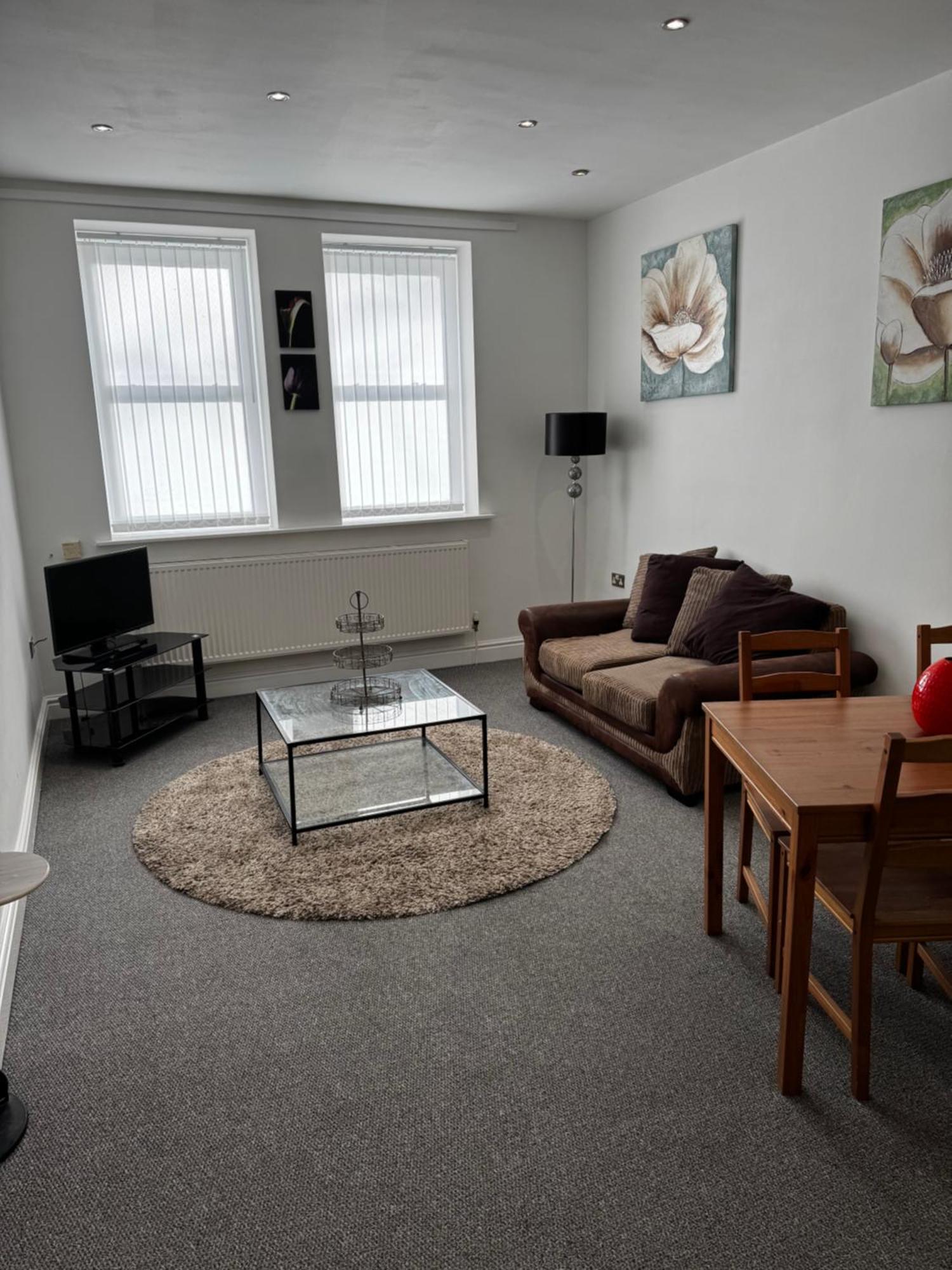 No 2 - Large 1 Bed Near Sefton Park And Lark Lane * Liverpool