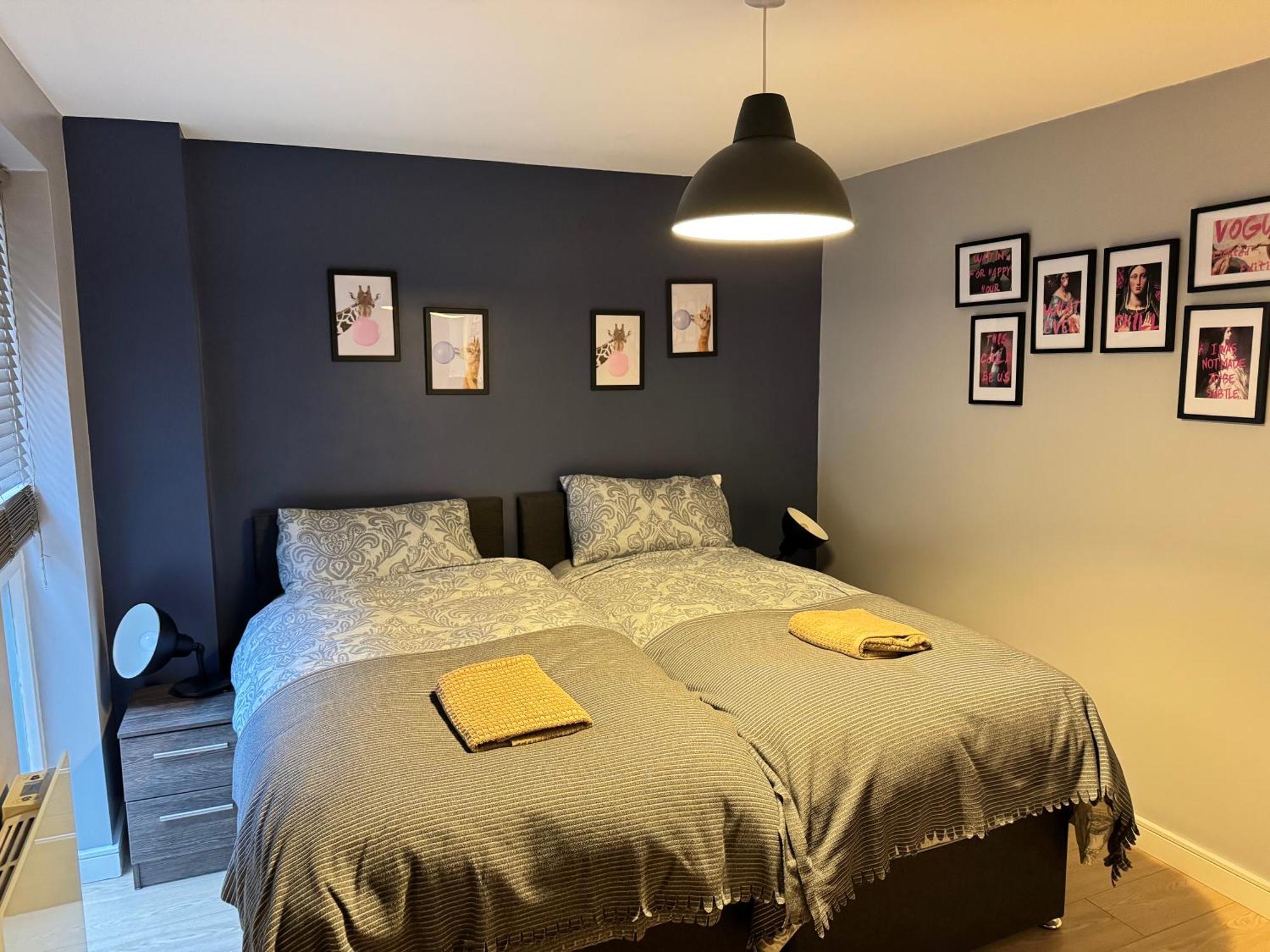 Centrally Located In Duke Street- Free Parking- Two Bathrooms Apartment