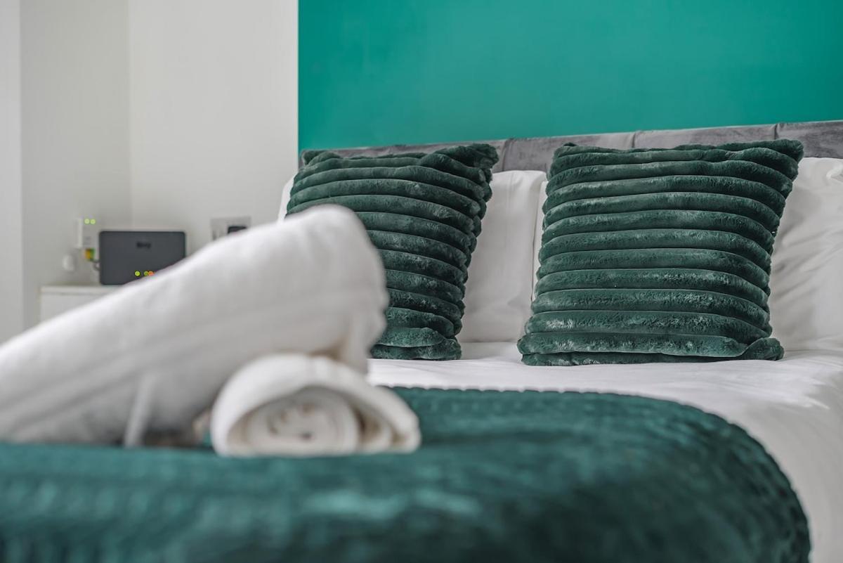 Stylish & Quirky In - Nearby To Centre Holiday home Liverpool